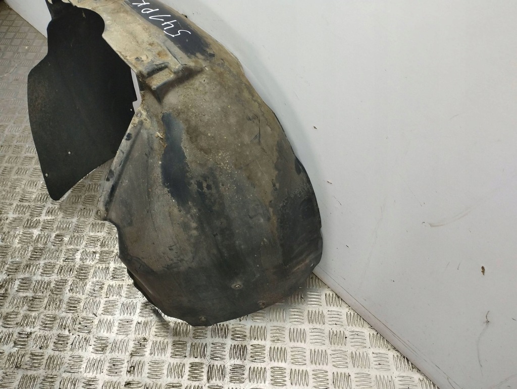 фото №7, Audi a4 s4 b6 8e 8h 2002 левая сторона подкрылок передние