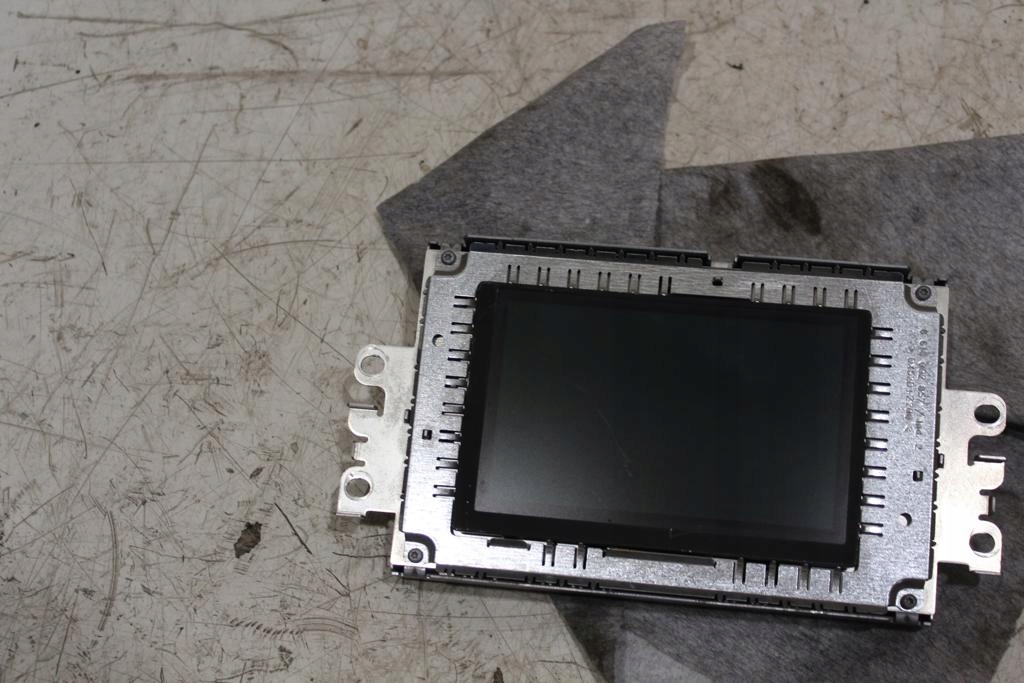 фото №8, Дисплей екран навігації volvo v40 ii 31350817