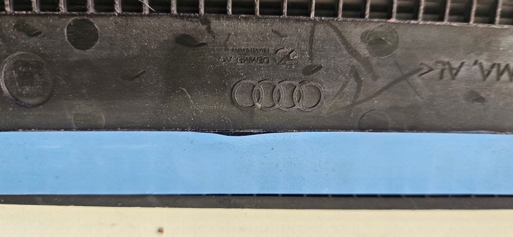 Порог молдинг внутренняя audi a3 8v4 правая перед s-line подсвеченная Оригинал