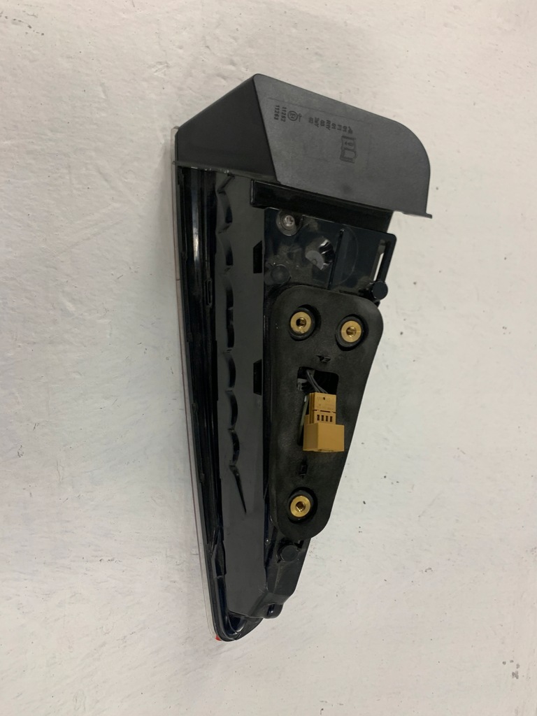 фото №6, Лампа правая задняя крышки led enyaq