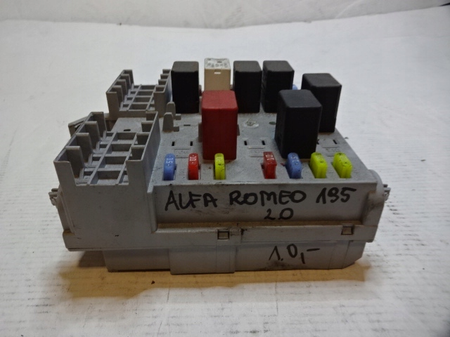 фото №4, Коробка запобіжників alfa romeo 195