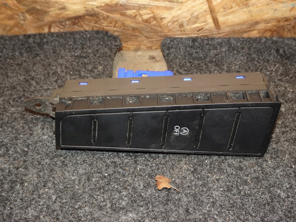 фото №1, Vw passat b7 панель, кнопки 3ac927137j