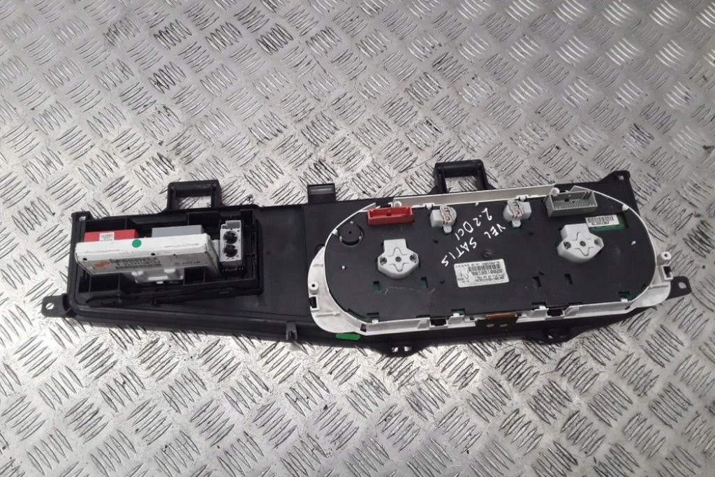 фото №1, Счетчик renault vel satis bj0_ 8200166180 2.2l дизель 110kw 2004