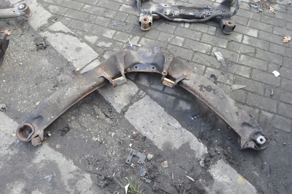 Mercedes w123 230e sedan 2.3 8v 136km балка подрамник подвеска задний Киев