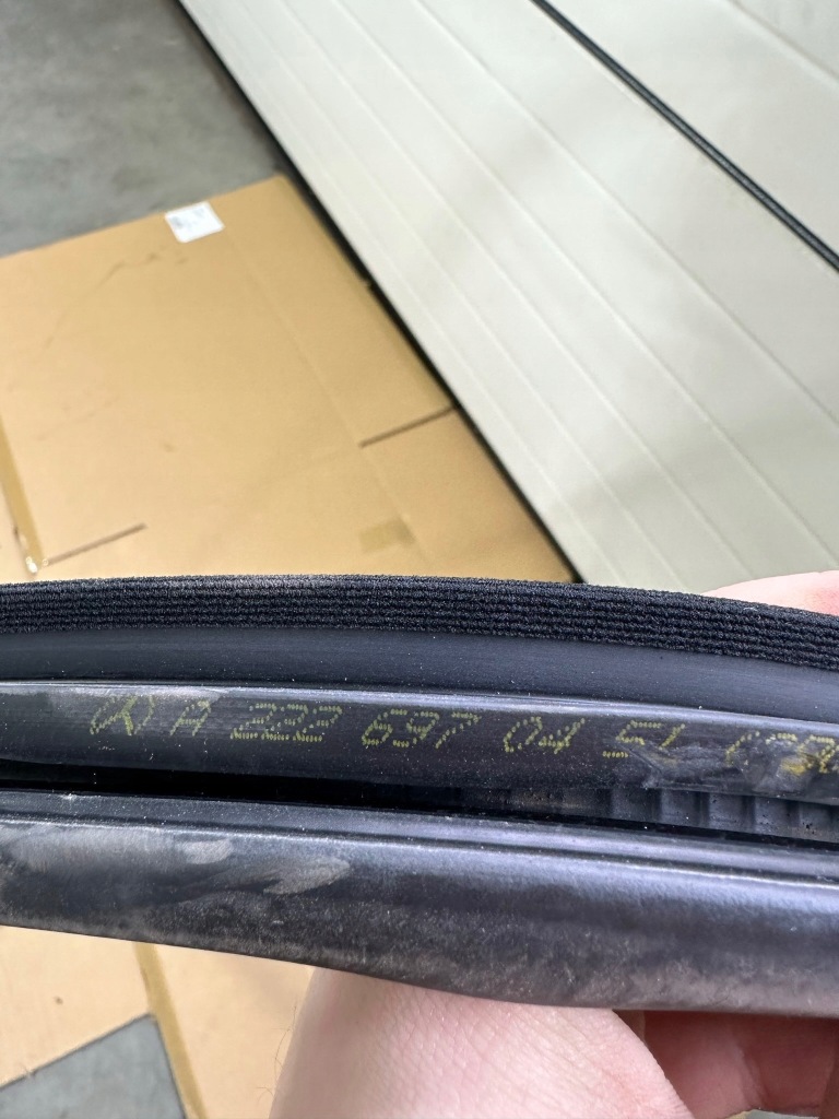 фото №8, Уплотнители дверь l/p. p/t mercedes s w222 короткий