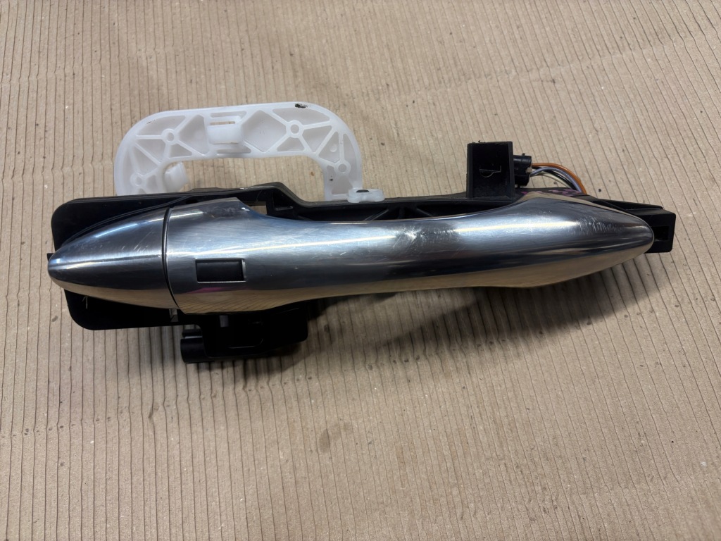 фото №1, Hyundai ix35 ручка правий перед 90722-00400