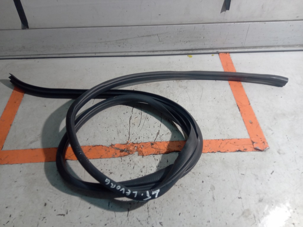 фото №1, Subaru levorg прокладка дверь левый задняя