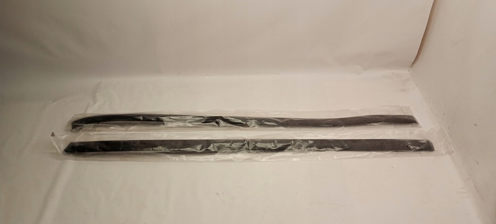фото №1, Оригинальная правая молдинг крыша кровельная land range rover discovery 5 v l462