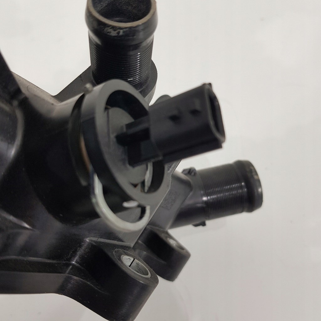 фото №3, Корпус термостата renault 0.9 tce 110606217r