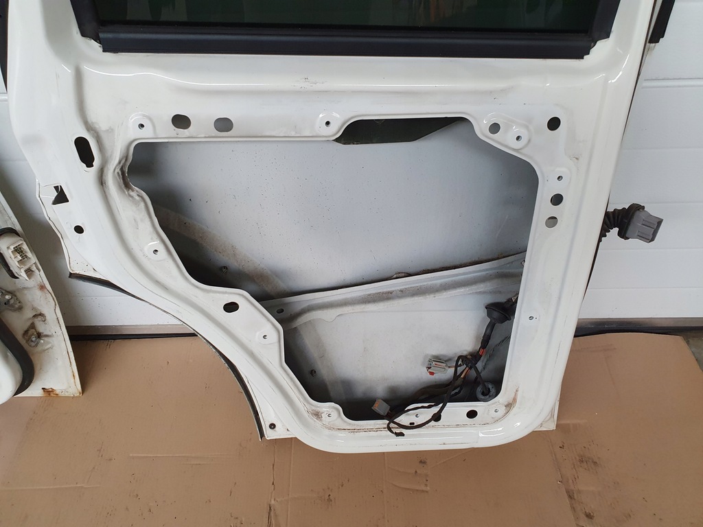 фото №15, Дверь перед задняя левый левый стекло ручка хром r/t dodge nitro