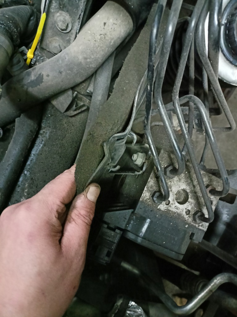 фото №6, Audi a8 d2 99-02 захист теплова відсік двигуна