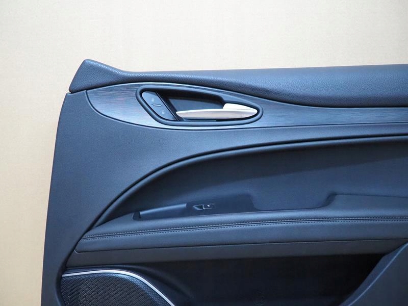 фото №2, Обивка дверь правый перед alfa romeo stelvio