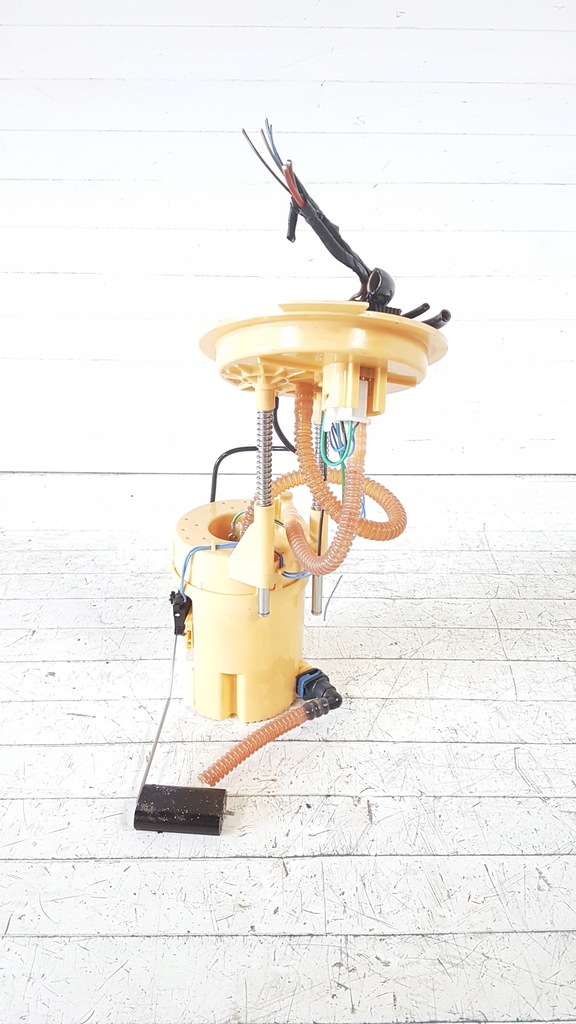 фото №1, Bmw x4 7360655 насос пального