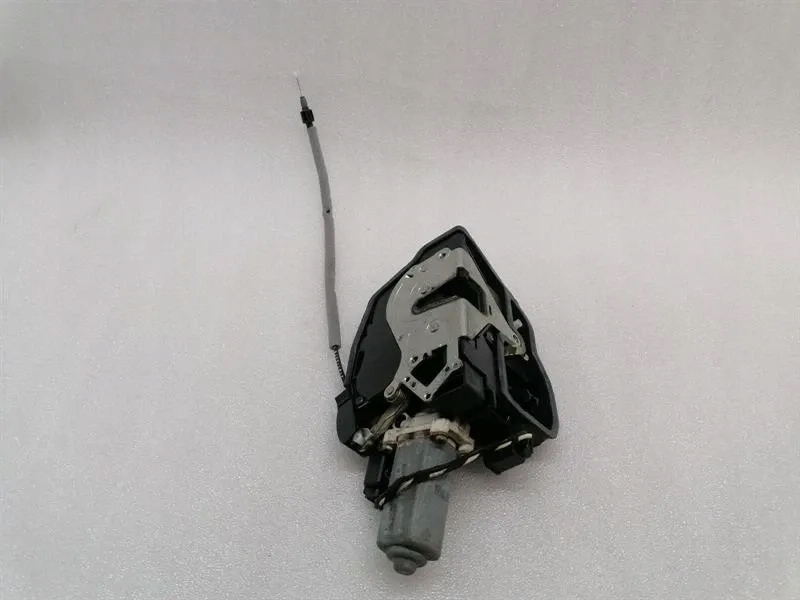 Купить Rolls royce wraith rr5 купе left door lock 7312407 -