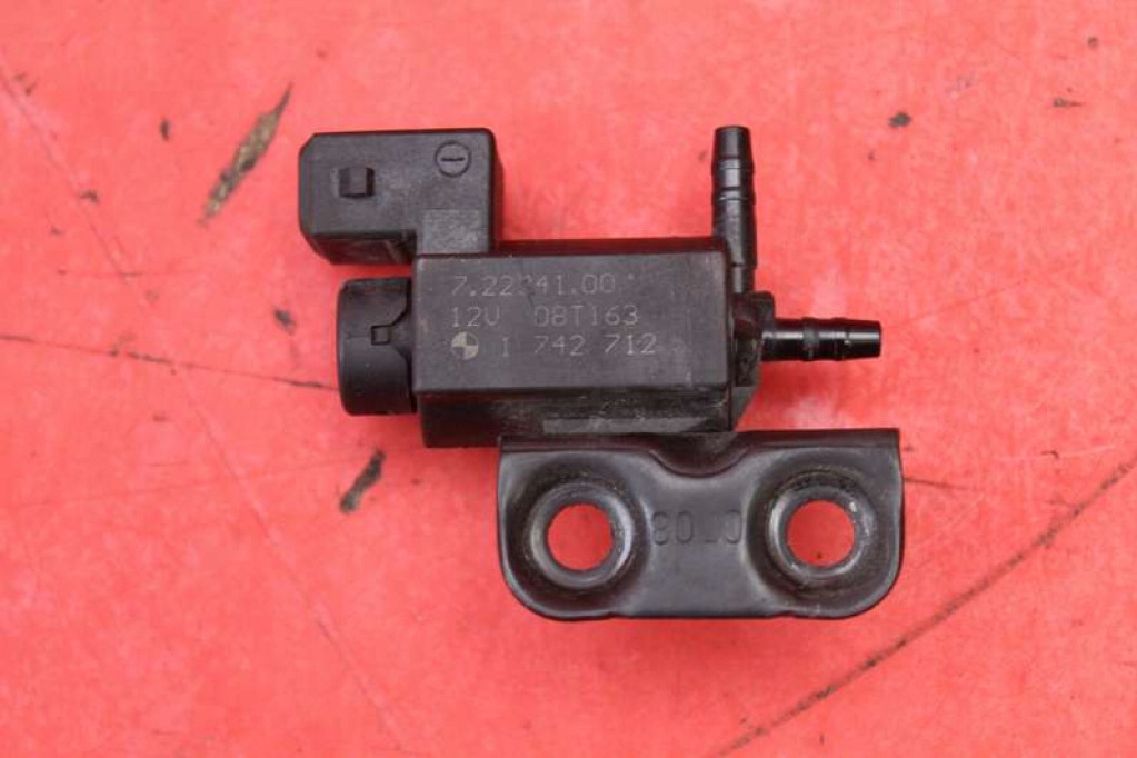 фото №7, Клапан вакуумa 72234100 bmw e90 e91 2.0i 143 km 04-10