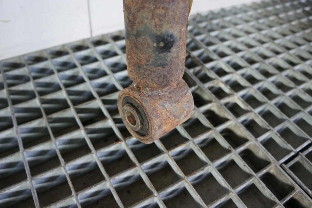 фото №8, Амортизатор лівий задня land rover discovery iv 4