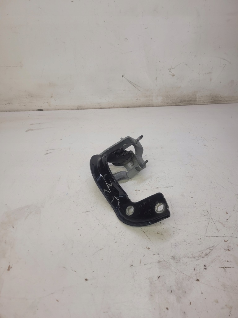 фото №1, Петля кришки задня правий audi a4 b9 avant 8w9827300a