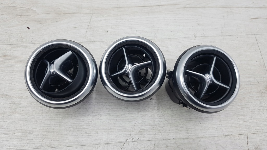 фото №1, Mercedes a klasa w176 решётки воздуховоды