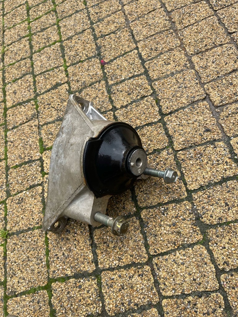 фото №9, Honda оригинальный номер подушка двигателя правая civic viii ufo 1.8 50820smge04