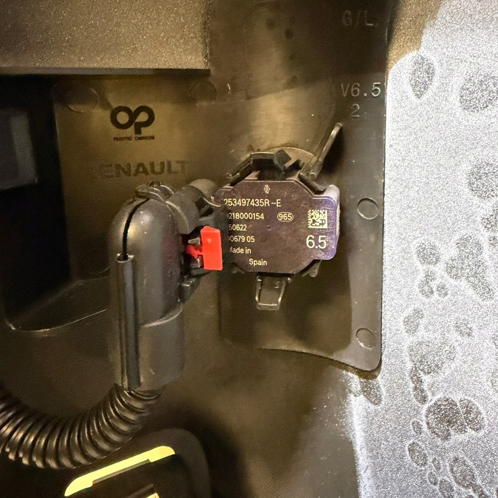 фото №11, Trafic iii iv левый уголок задняя 850174392r 253497435r 253a45945r 240157639r