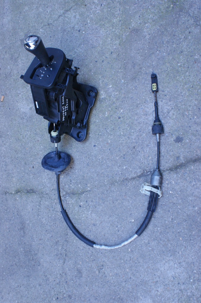 фото №1, Peugeot 3008 2.0 hdi 163km домкрат ручка автоматическая коробка передач