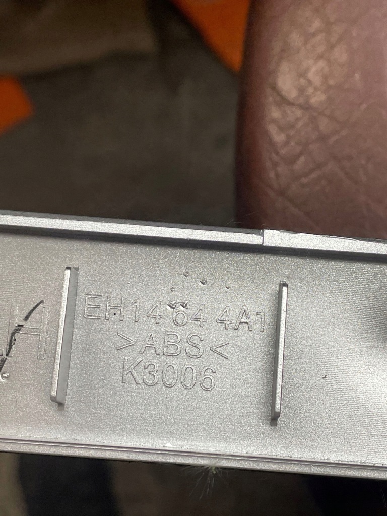 фото №7, Mazda cx-7 2008 декор туннель среднего