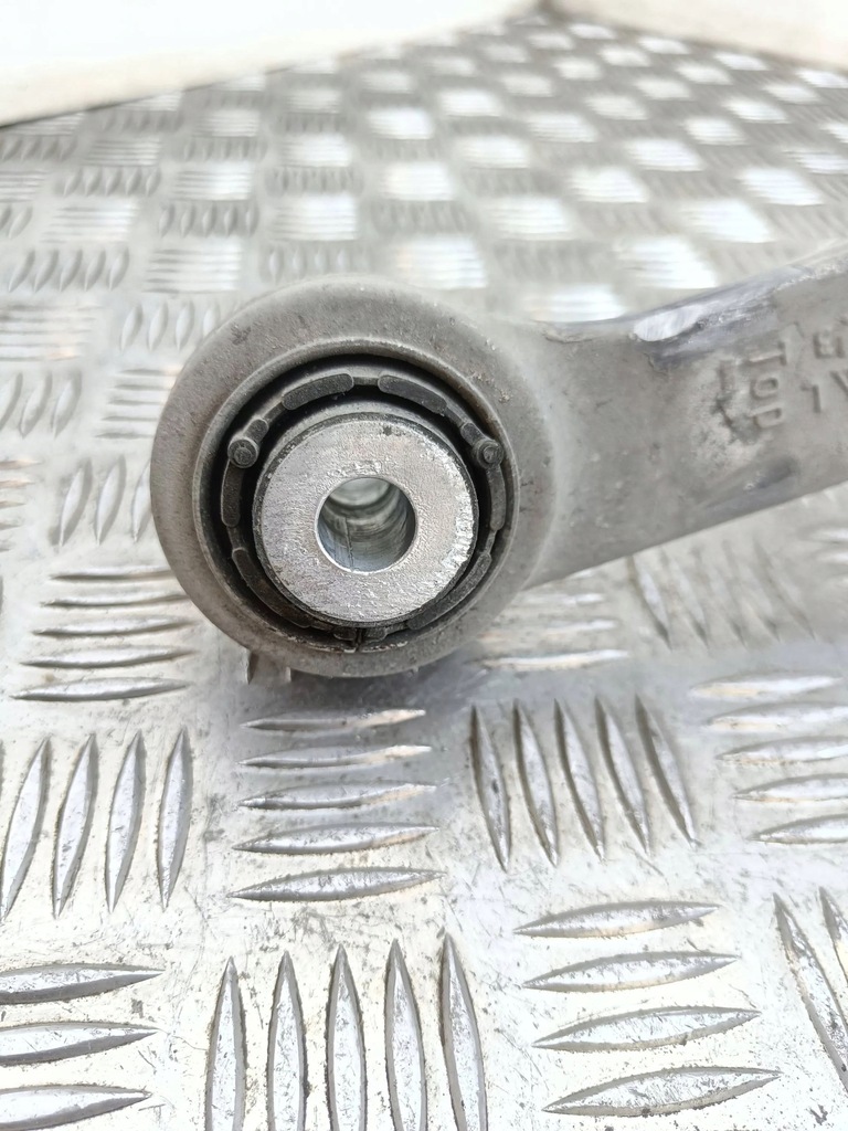 фото №6, Bmw 7 f01 f02 f03 f04 2014 верхний рычаг задний