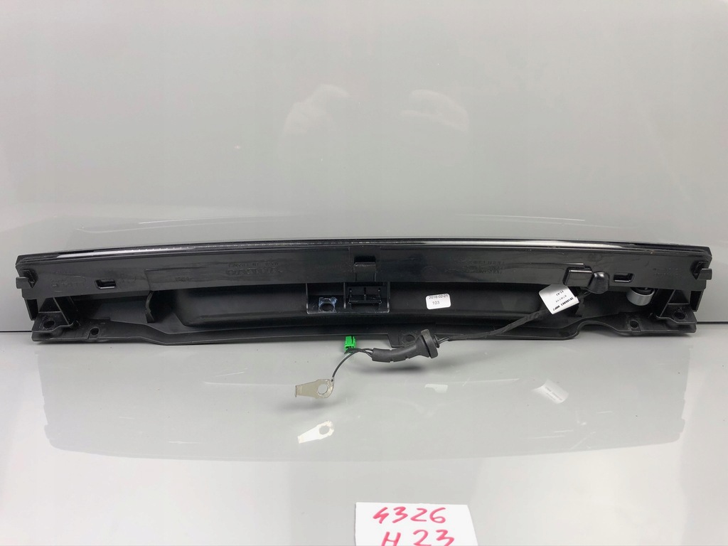 фото №4, Третий свет стоп volvo v60 ii 31468198