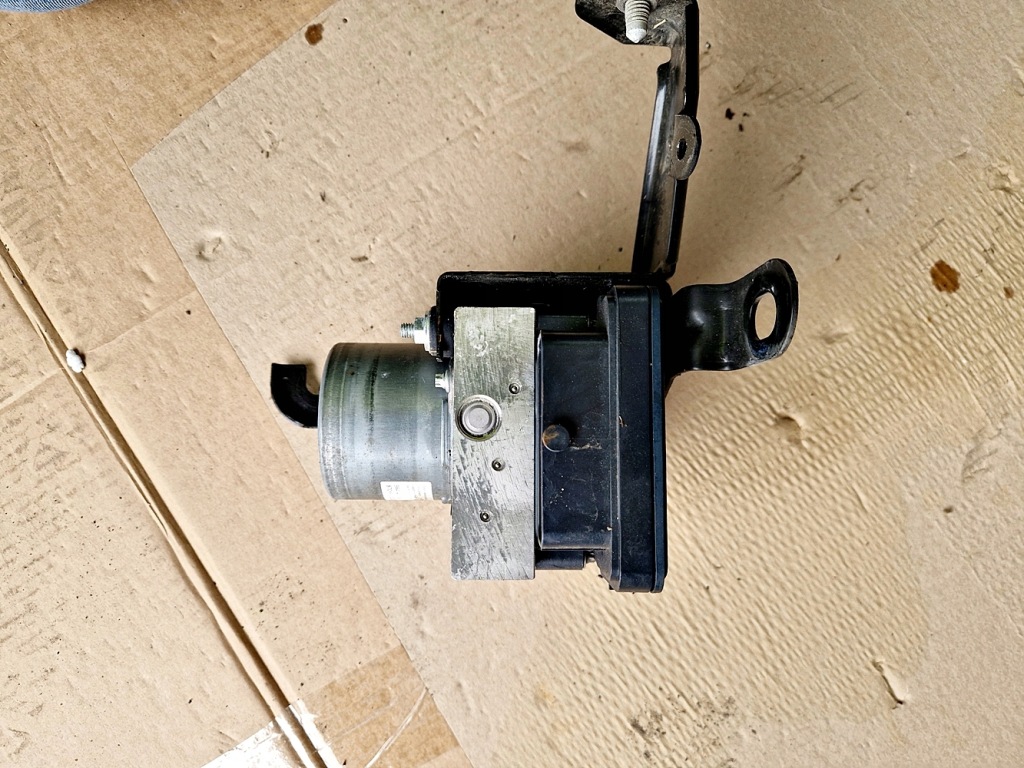 фото №1, Насос abs jumpy expert iii proace vivaro c 2.0 9840461080