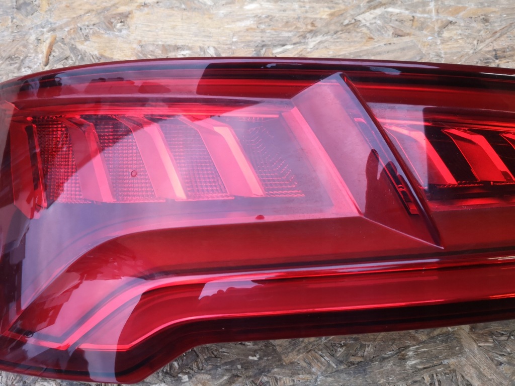 Audi q5 80a фара лівий задній full led matrix Доставка