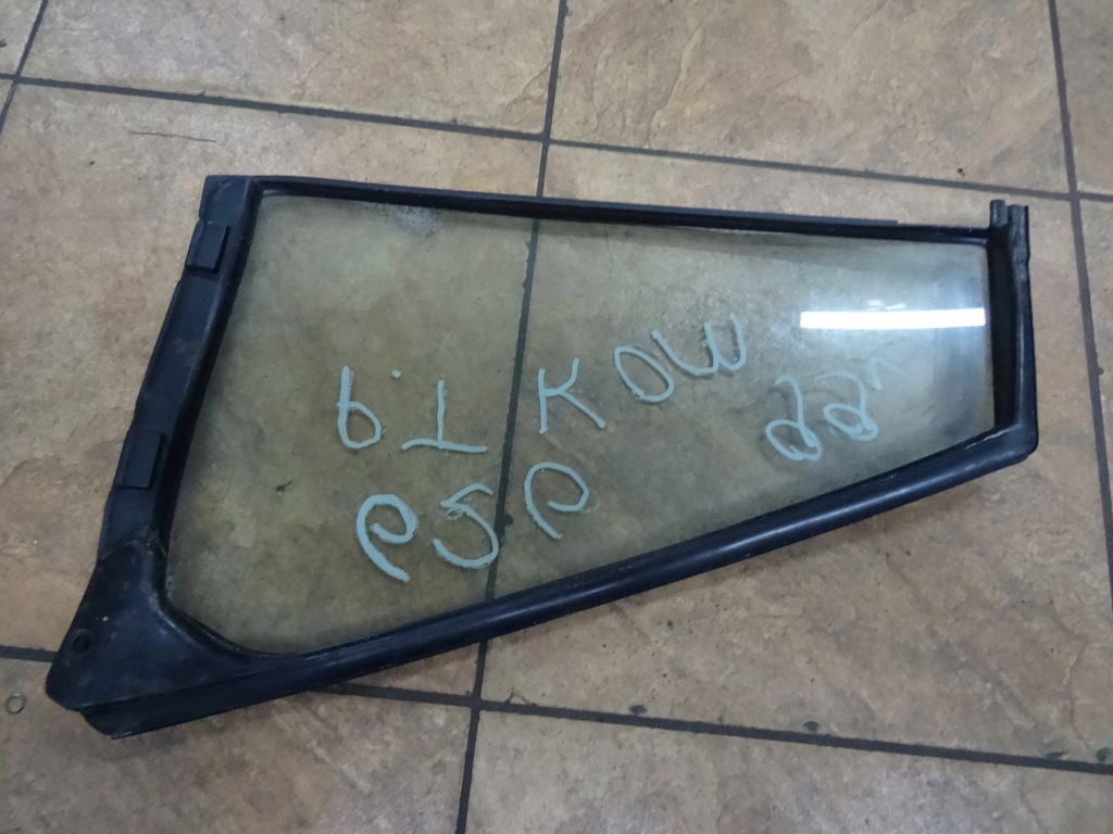 фото №3, Mazda 626 скло правий задня