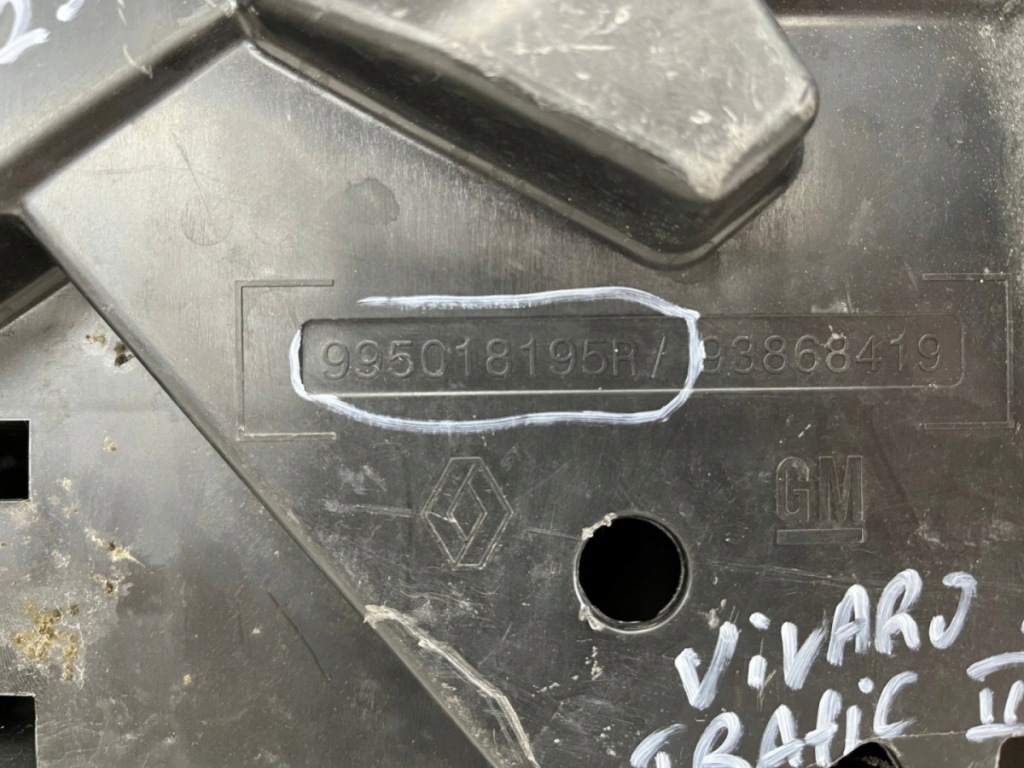 Вкладыш колеса запасного opel vivaro trafic 14r.- коробка инструментальный корпус Доставка