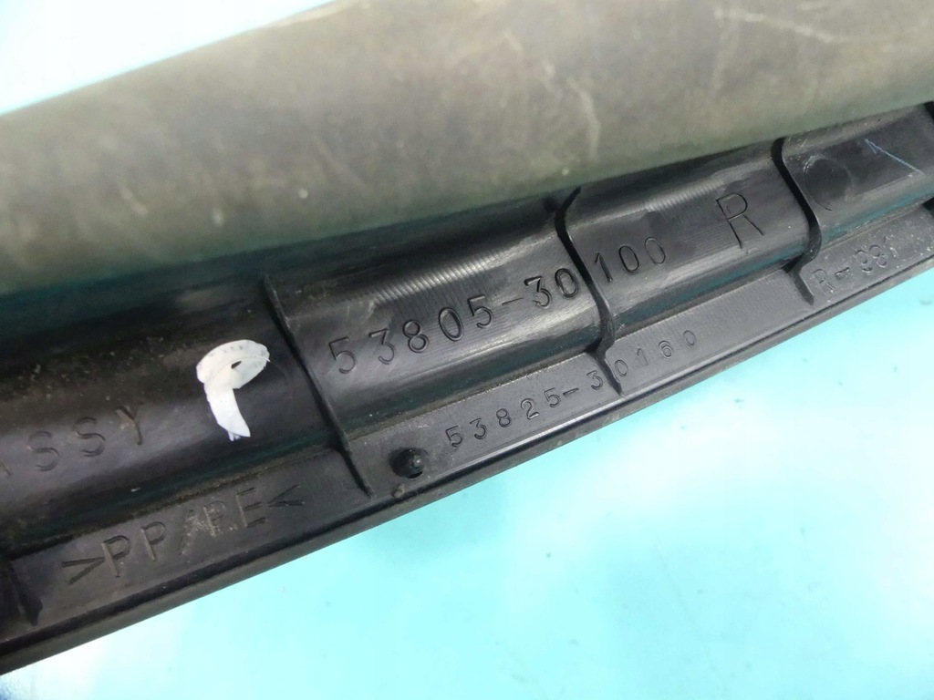 фото №8, Lexus оригінальний номер 53805-30100 прокладка молдинг крила