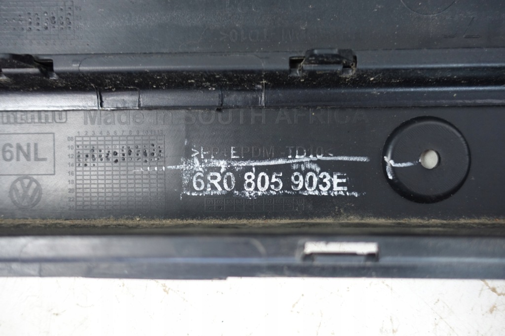 Vw polo 6r cross 2010- бампер перед передний 6r0805903e в Украине