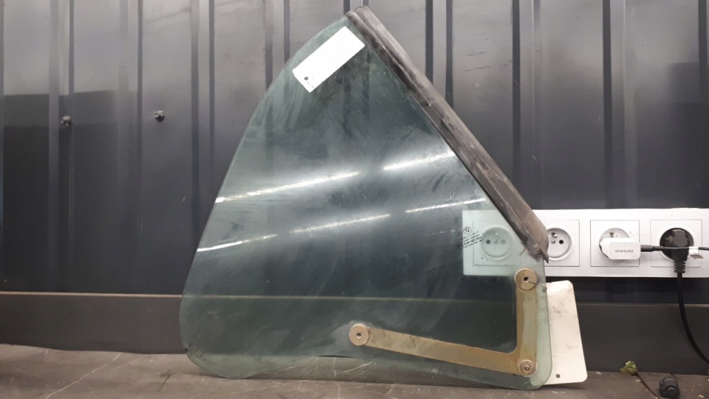 фото №1, Скло правий задня bmw e36 cabrio 99r