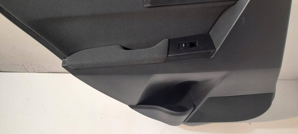 фото №7, Toyota auris e18 обшивка дверь задних левых 6778802110 et172