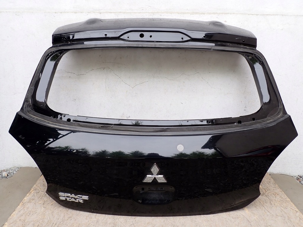 фото №1, Крышка багажника задняя крышка багажника mitsubishi space star mirage 2 ii 2012-