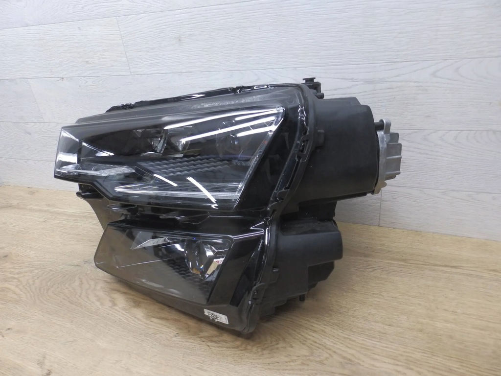 фото №7, Skoda karoq 2023 перед сторона левая лампы передние