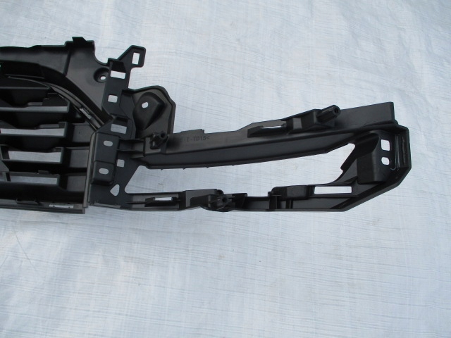 Renaujlt clio iv рестайлінг  решітка бампера передній нова Ціна