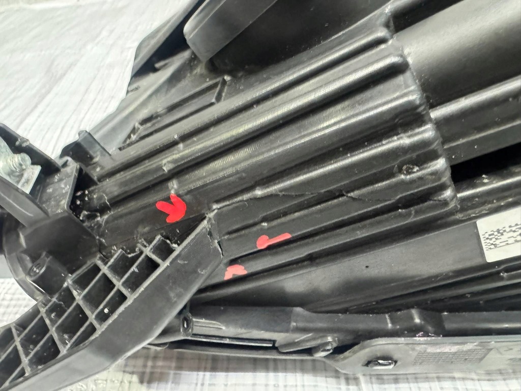 фото №8, Maserati granturismo m189 лампа передняя