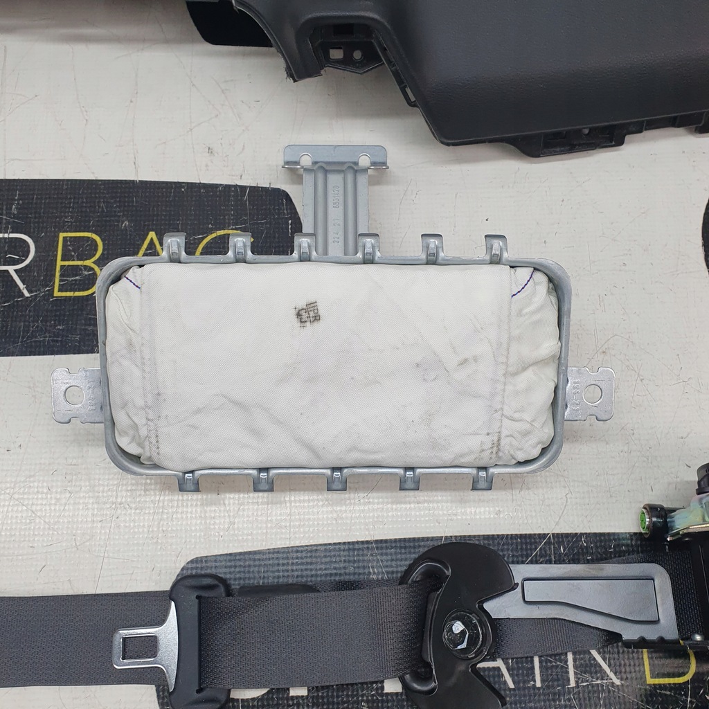 фото №6, Sportage v 5 автоматическая коробка передач приборная панель консоль подушки безопасности ремни подушка безопасности