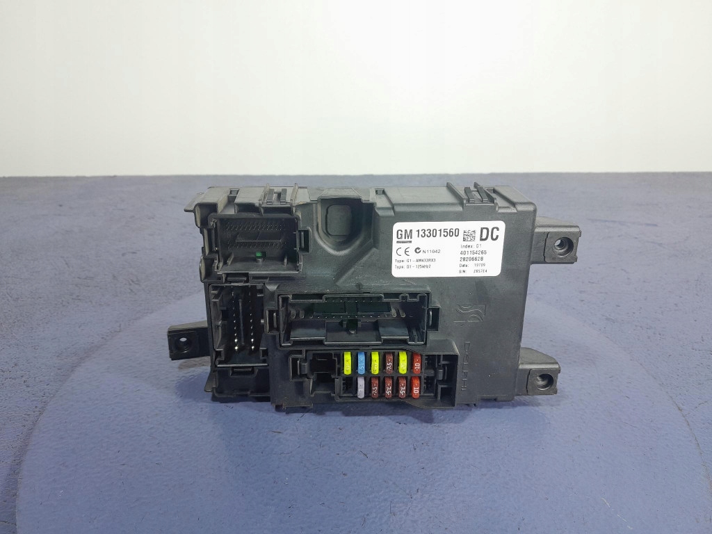 Купить Opel corsa d коробка предохранителей 13301560