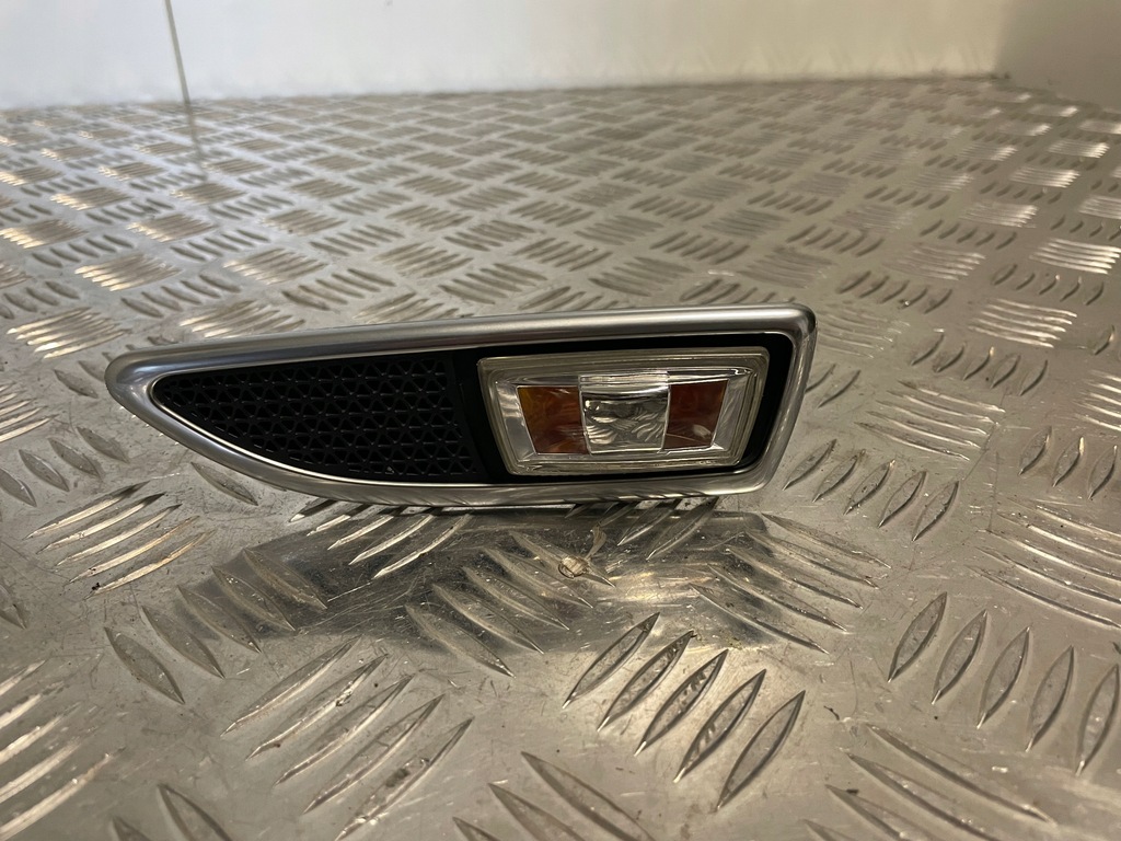 фото №1, Opel corsa d opc эмблема крыла левый