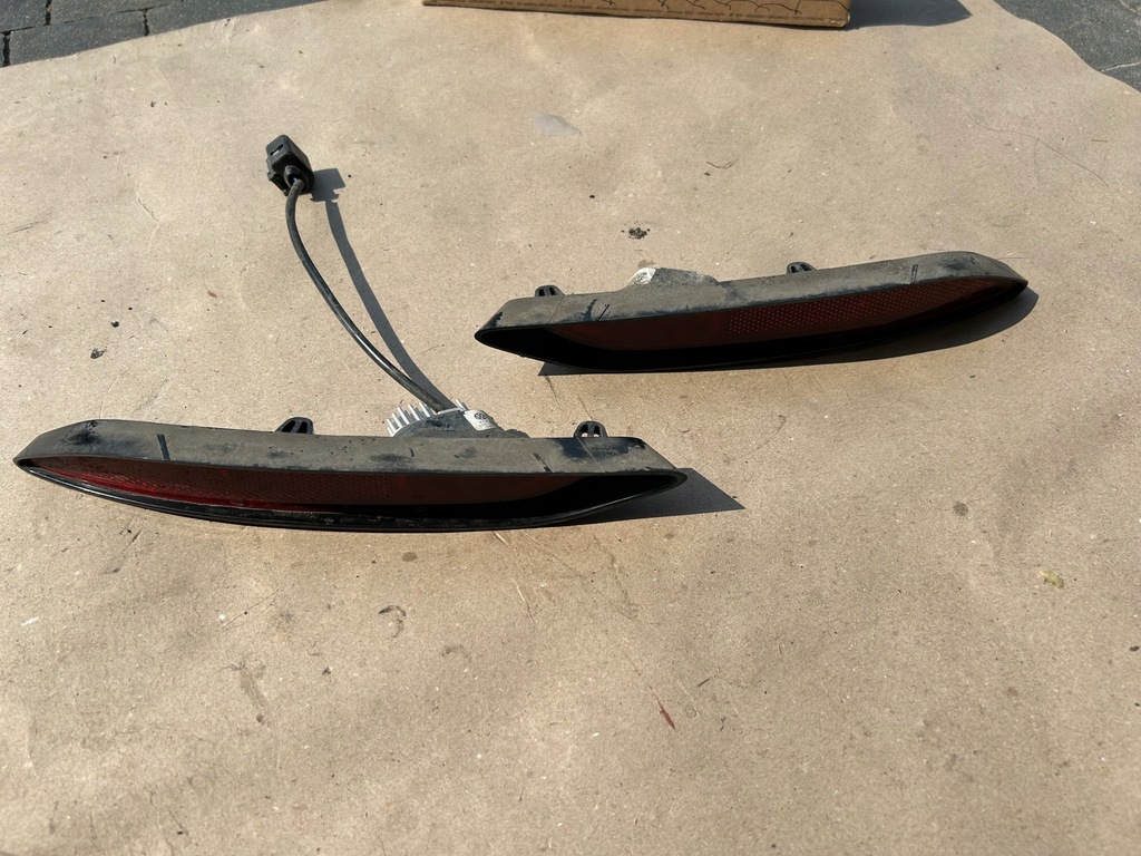 фото №1, Vw id3 id.3 лампа протитуманна лівий задня + відбивач правий