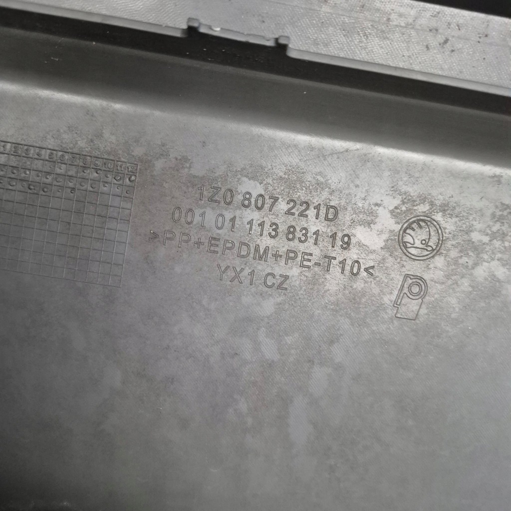 фото №16, Skoda octavia ii rs 04- бампер перед передній spr pdc 1z0807221d