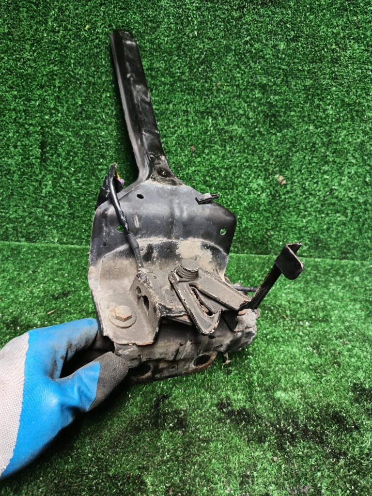 фото №2, Chevrolet captiva замок капот