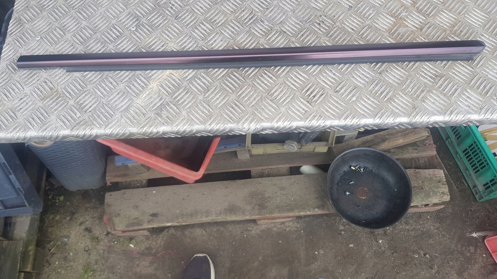 фото №1, Mercedes w211 молдинг двері ліва перед ущільнювач