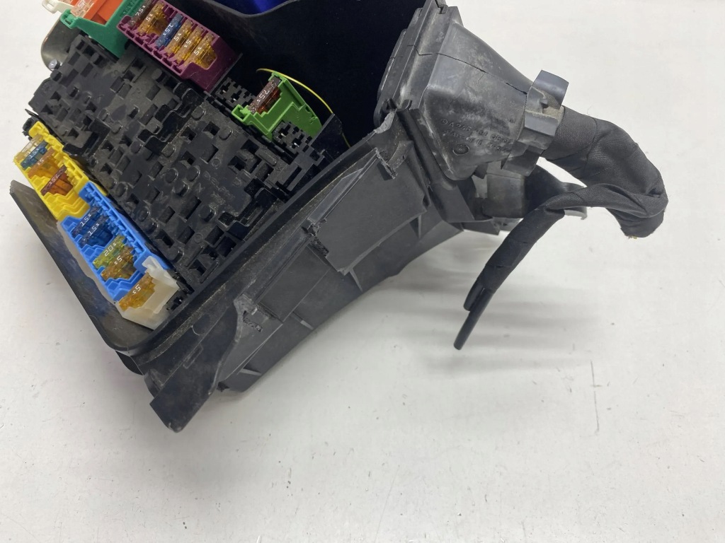 Mercedes gla x156 2016 1.5 dci клемма модуль аккумулятор a2465401850 с Разборки