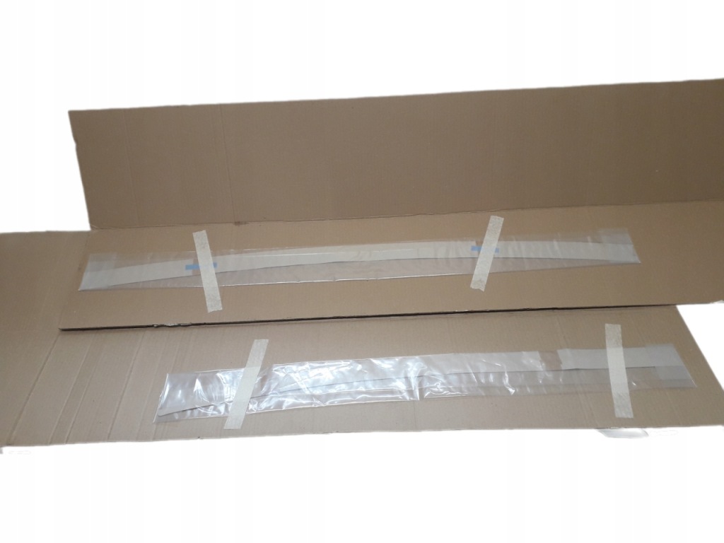 фото №1, Toyota corolla e21 19- наклейка стрічка захисна двері правий перед задня kpl