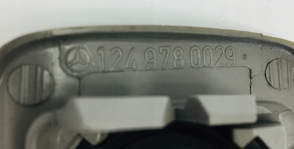 Купити Захист заглушка підголівник задній сидіння mercedes w124 sedan купе 1249780029